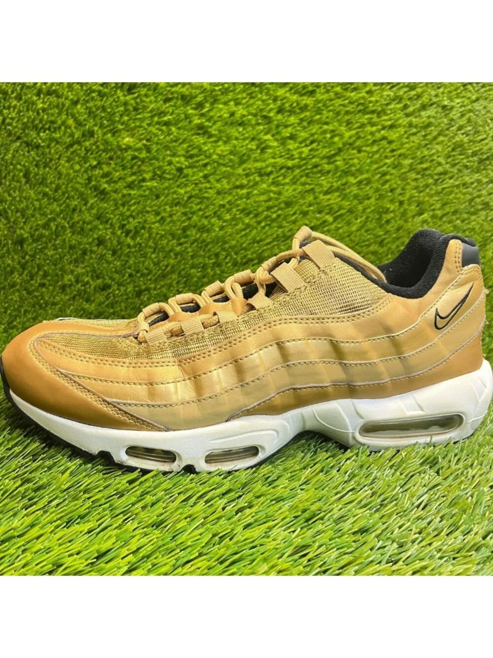 Nike Air Max 95 Mens Size 10 Gold Ivory Athletic Running Walking Shoes Sneakers